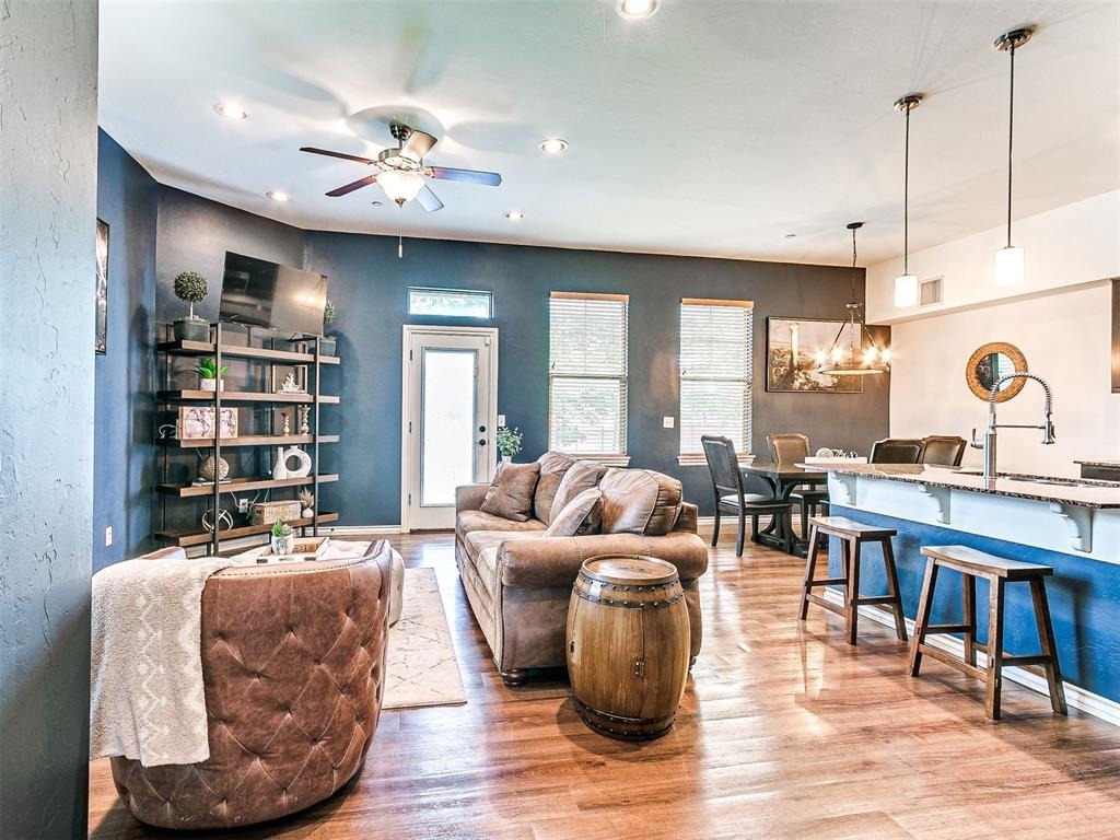 589 S Fretz Avenue - Photo 10