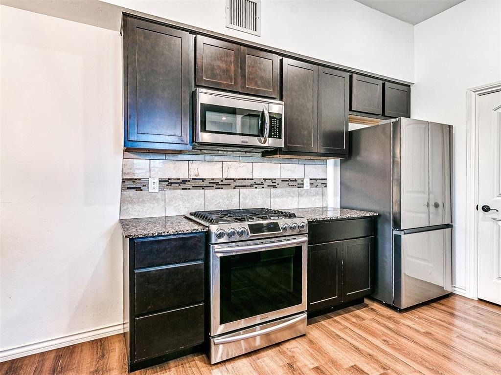 589 S Fretz Avenue - Photo 16
