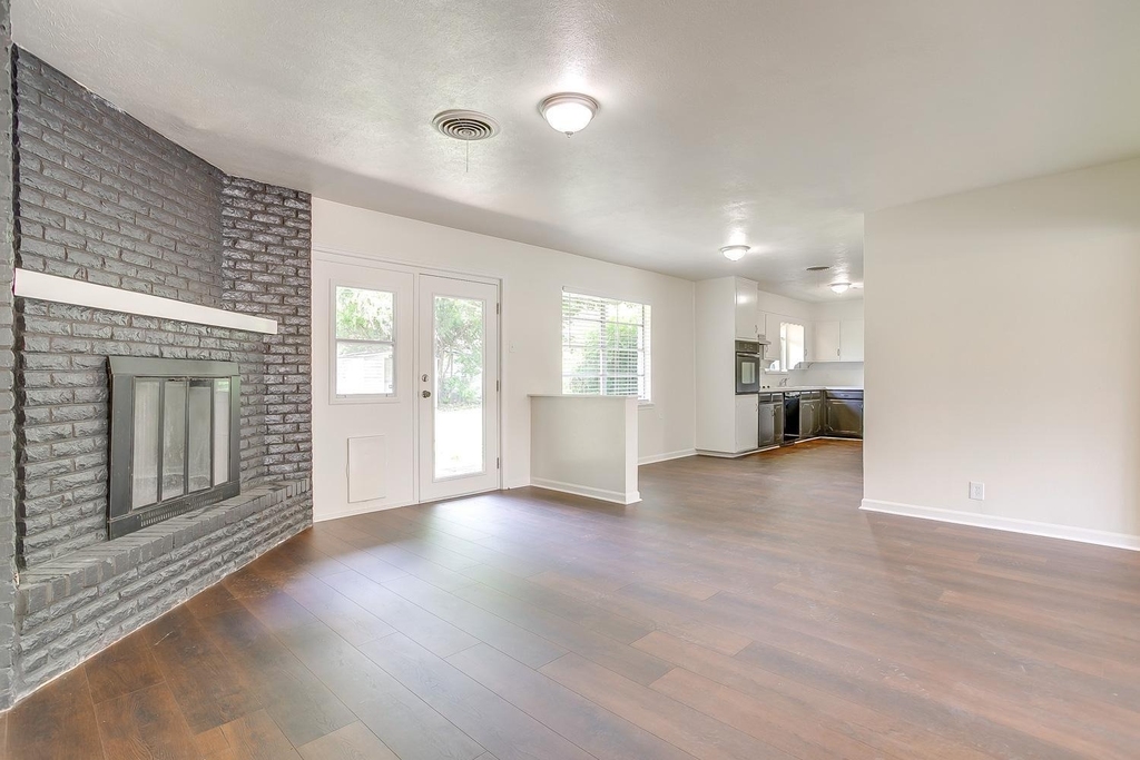 128 Se Robert Street - Photo 15