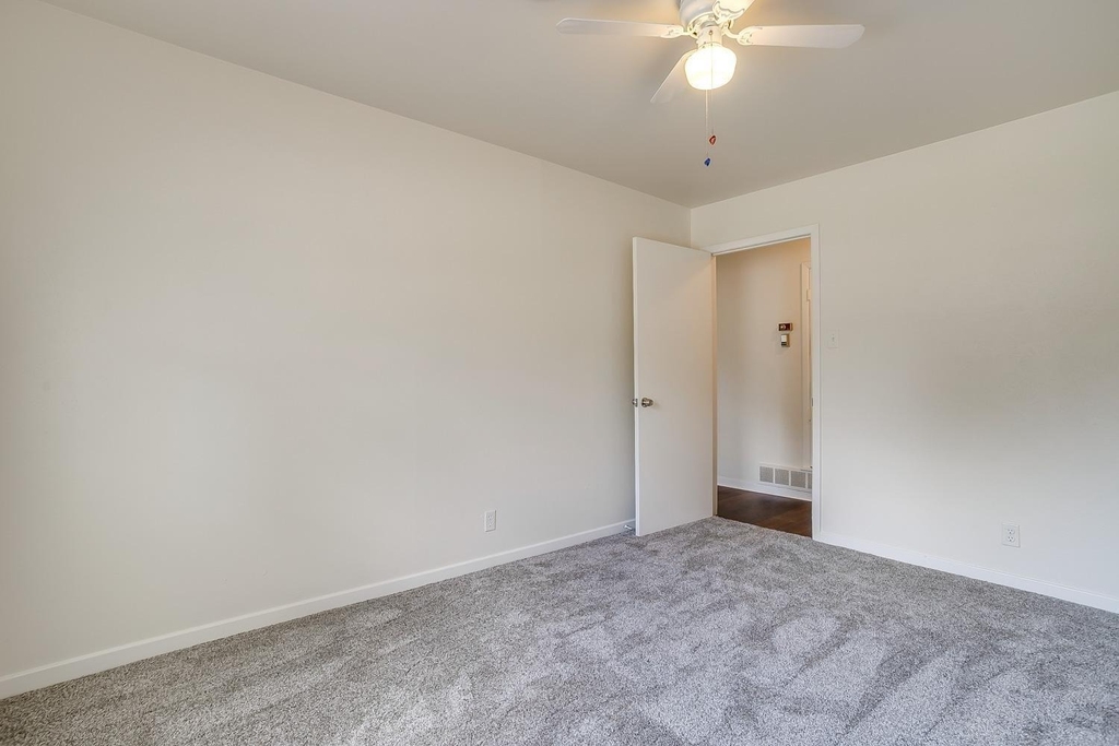 128 Se Robert Street - Photo 8