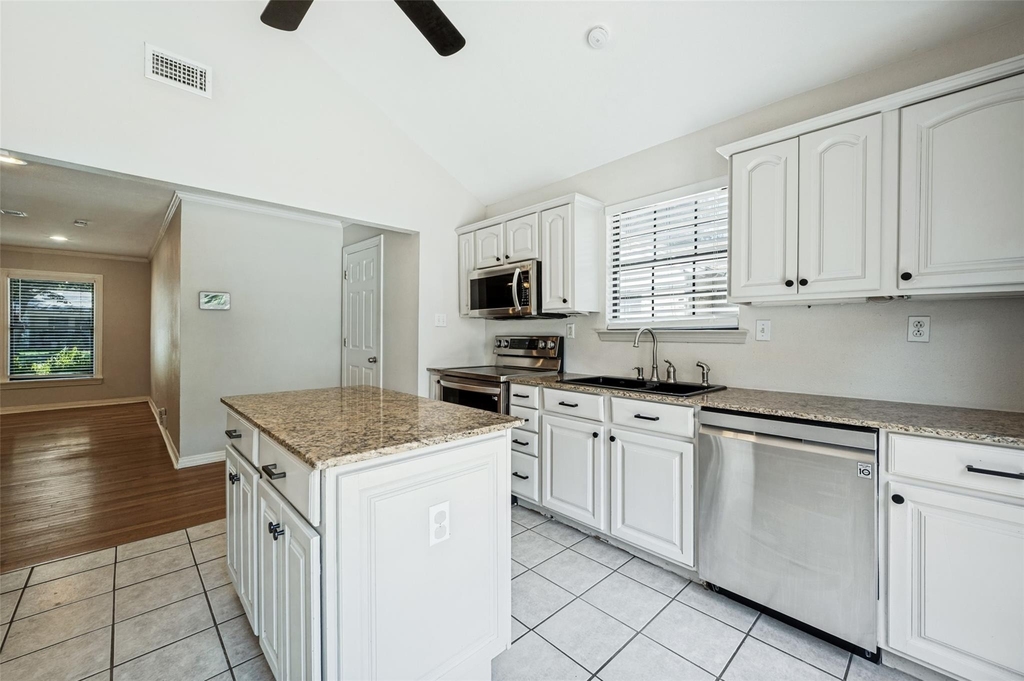 4328 Delmar Avenue - Photo 4