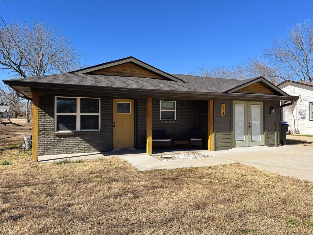 513 Burgett Street - Photo 2