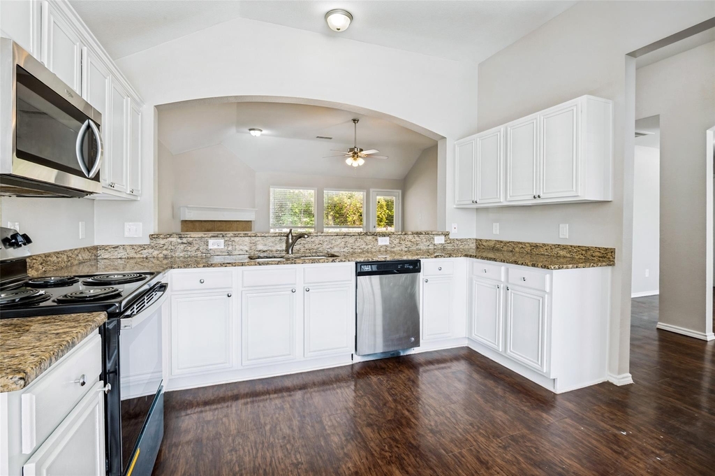 517 Saddlebrook Drive - Photo 10