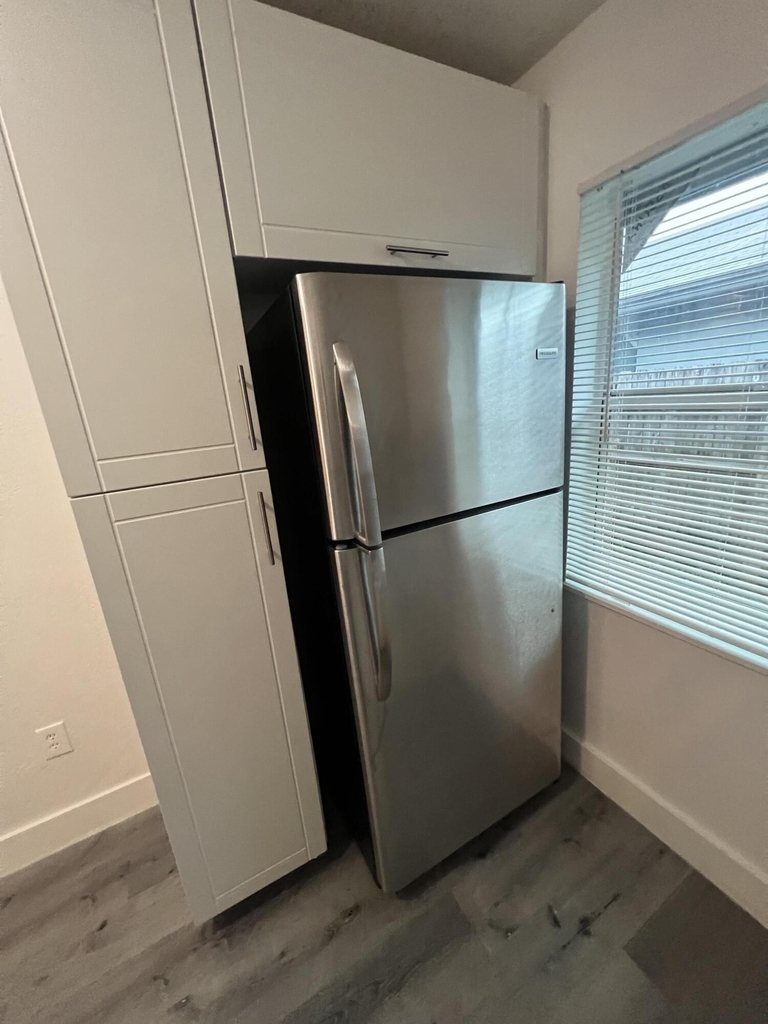 242 Nw 14th Street - Photo 6