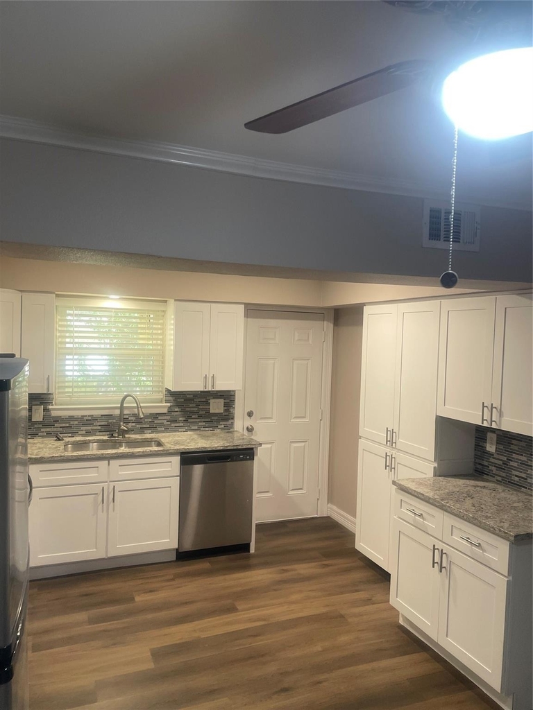 904 Spring Valley Plaza - Photo 3