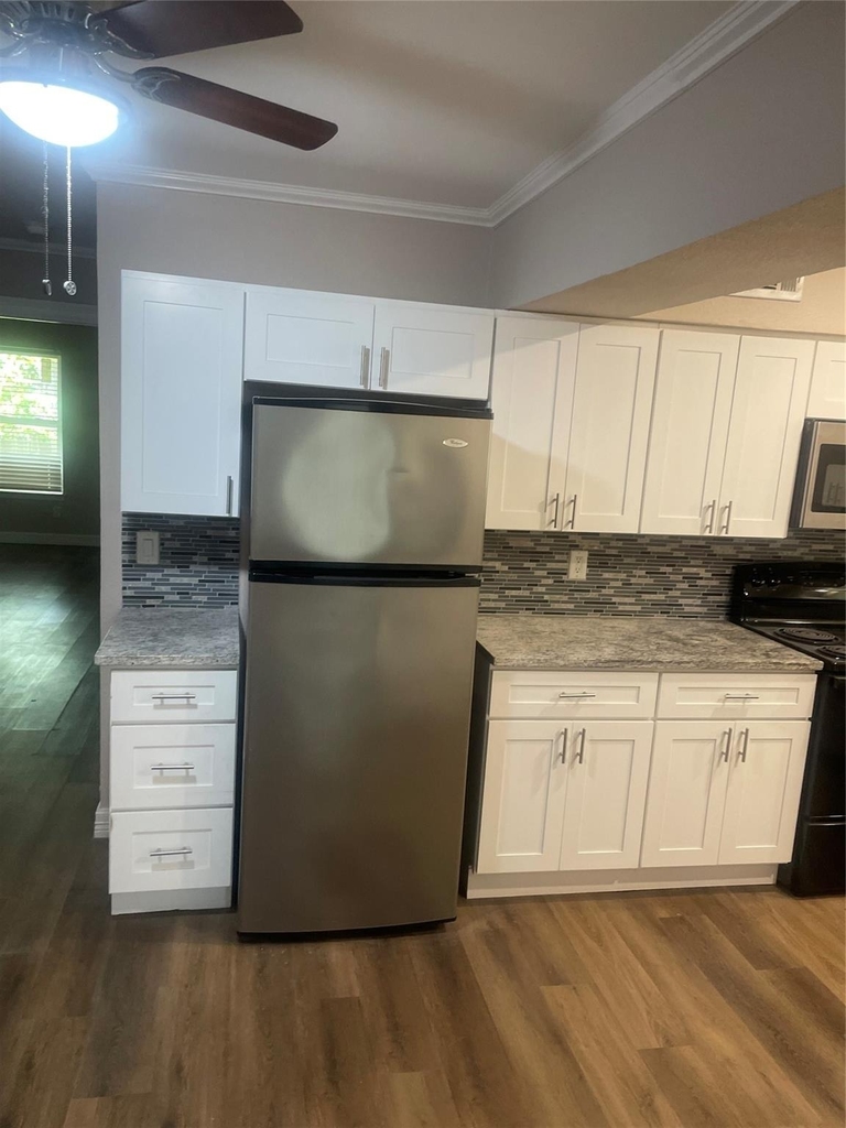904 Spring Valley Plaza - Photo 2