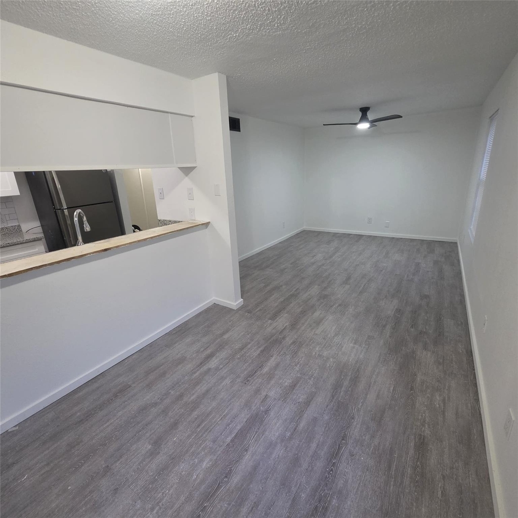 104 N Heights Drive - Photo 2