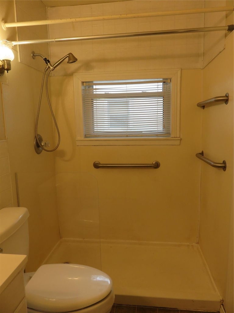 725 W Bullock Street - Photo 27