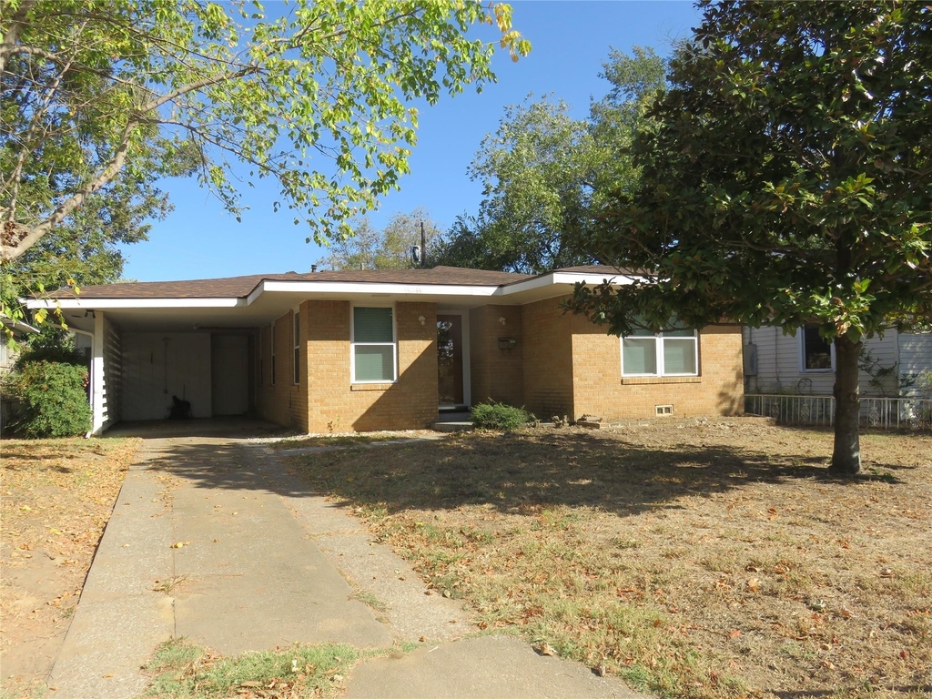 725 W Bullock Street - Photo 0