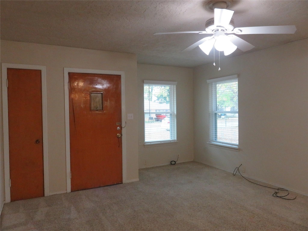 725 W Bullock Street - Photo 6