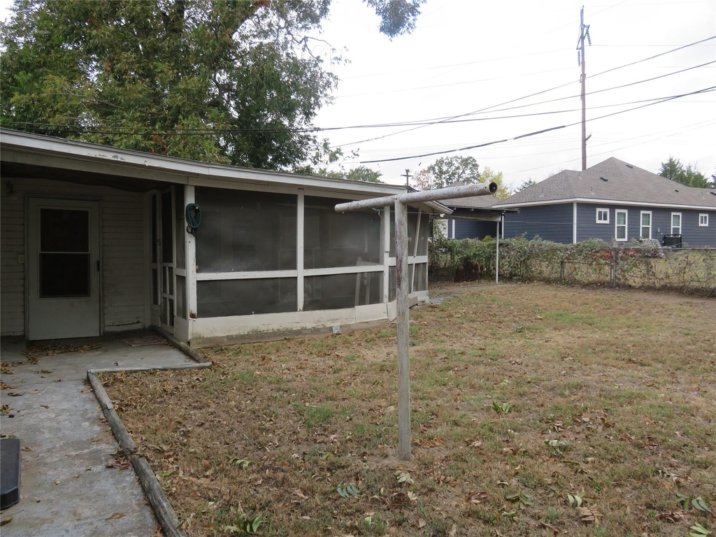 725 W Bullock Street - Photo 39