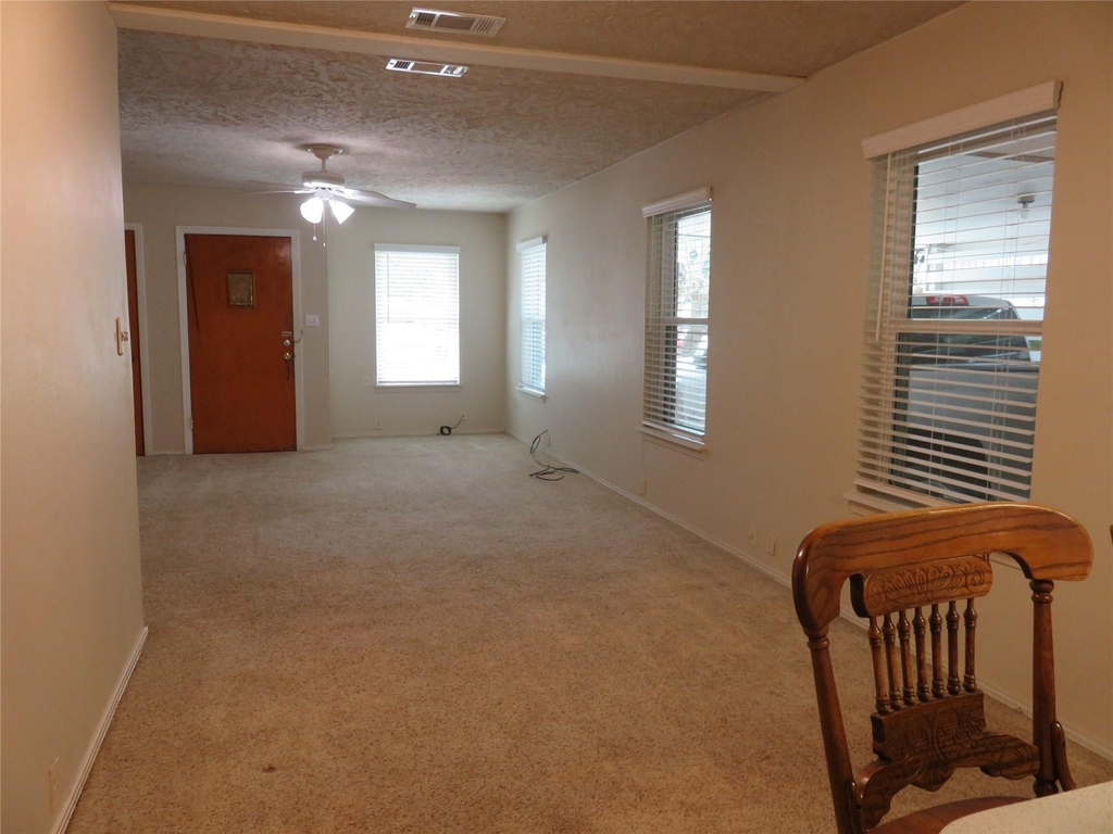 725 W Bullock Street - Photo 8