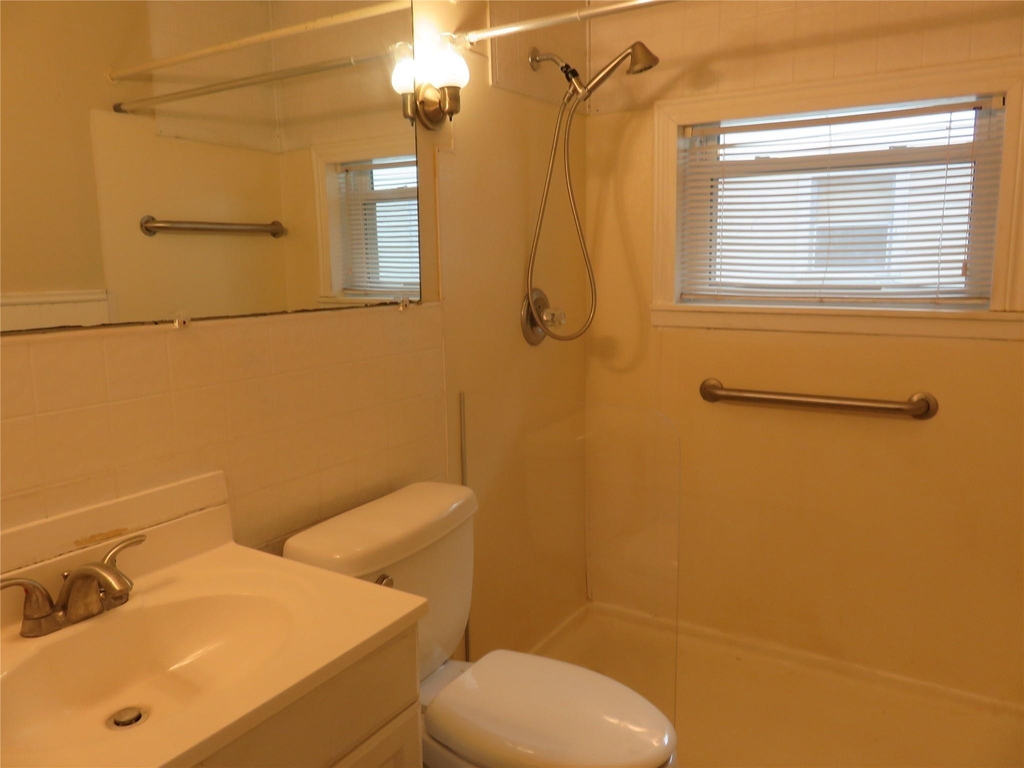 725 W Bullock Street - Photo 25