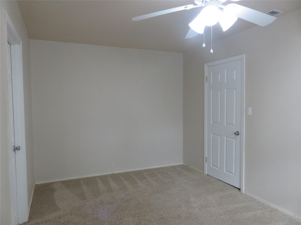 725 W Bullock Street - Photo 24
