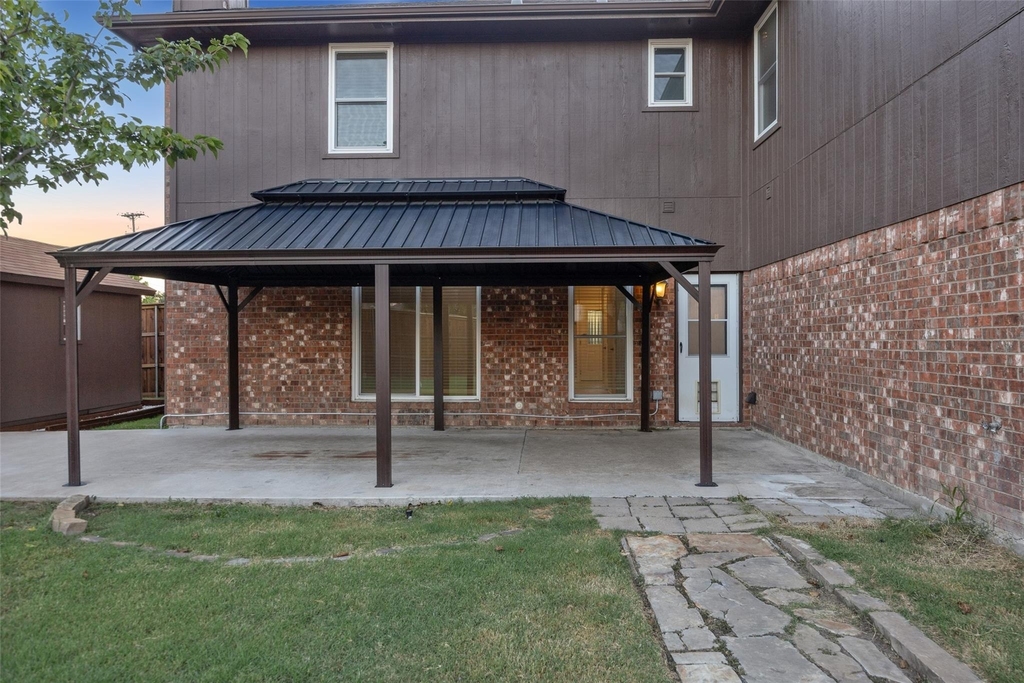 753 Summerfield Drive - Photo 2