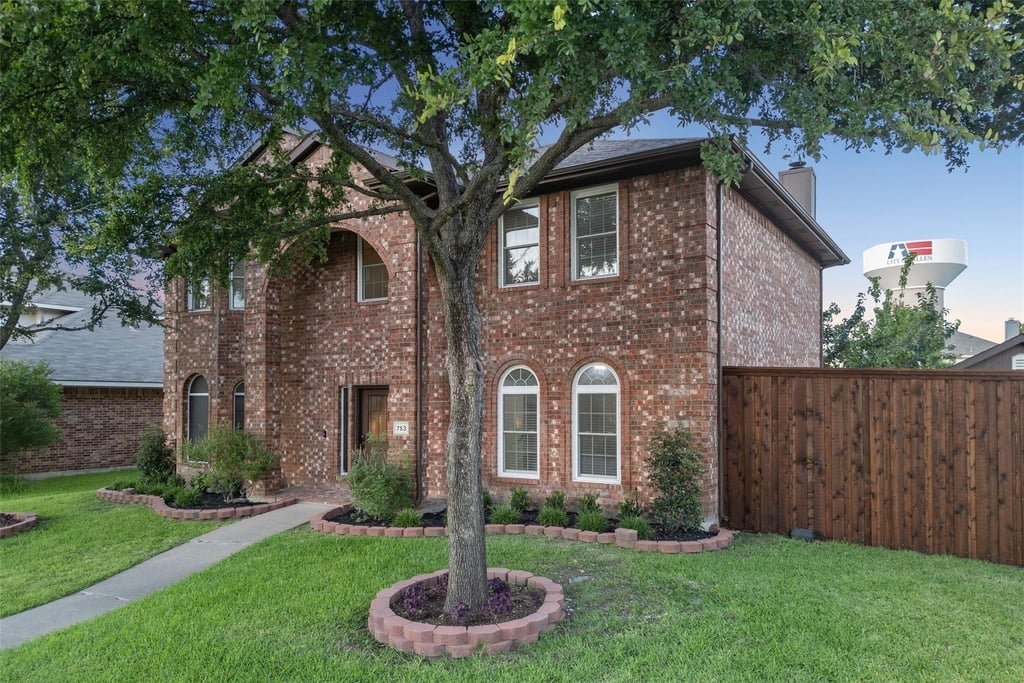 753 Summerfield Drive - Photo 1
