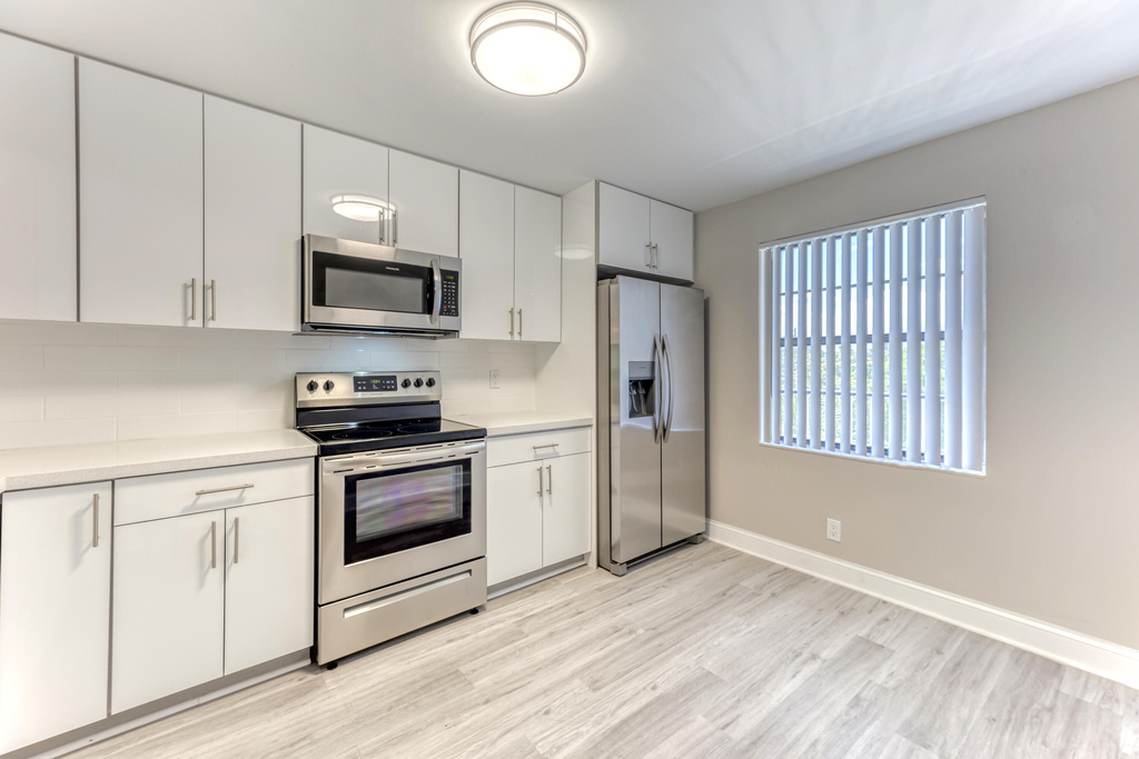 230 Se 10th Street - Photo 10
