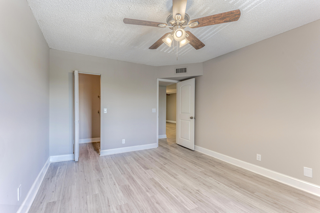 230 Se 10th Street - Photo 18