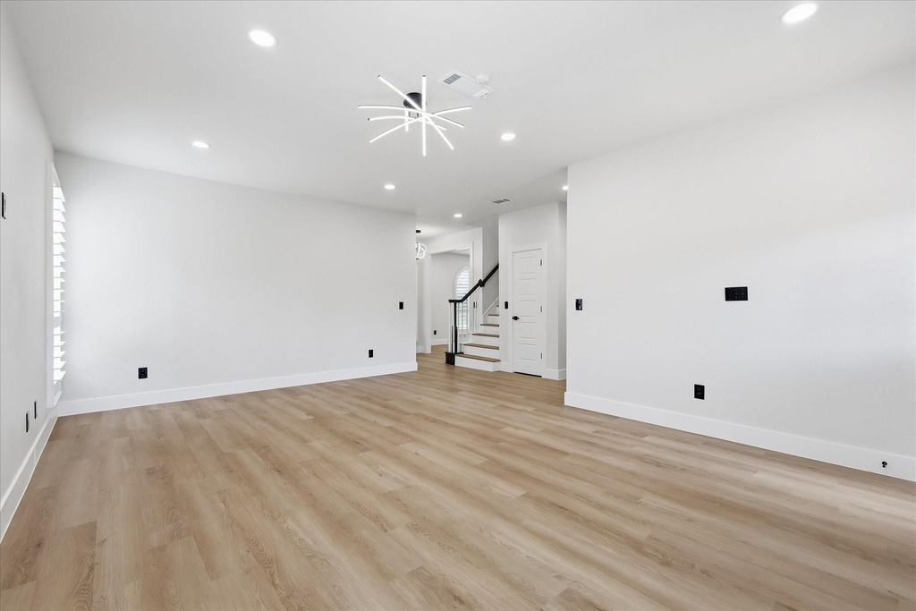 652 Allen Road - Photo 9