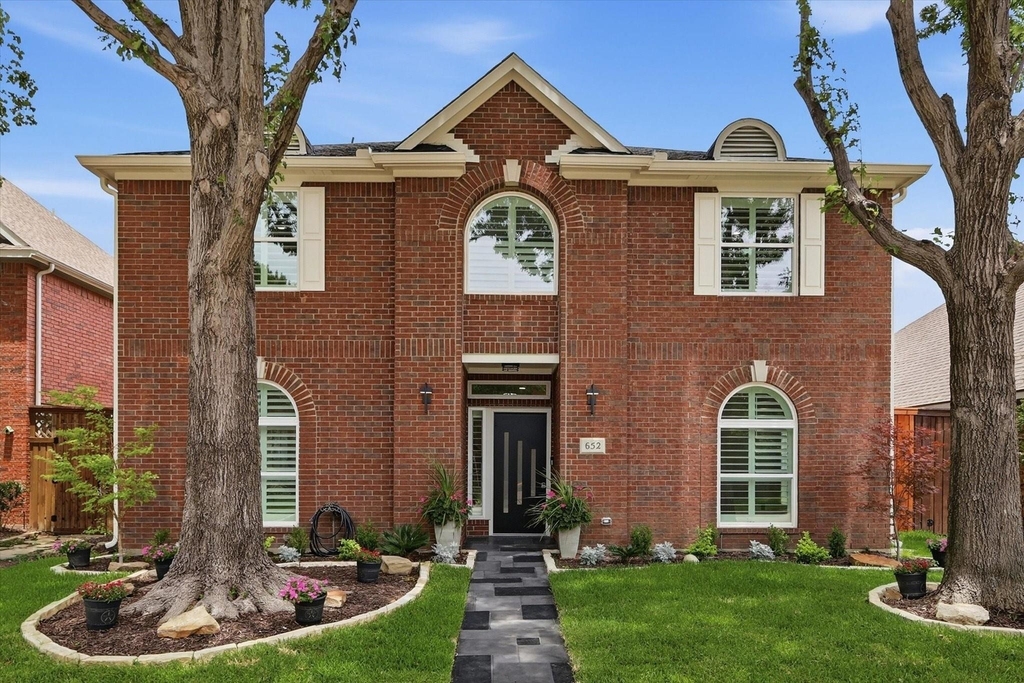 652 Allen Road - Photo 0