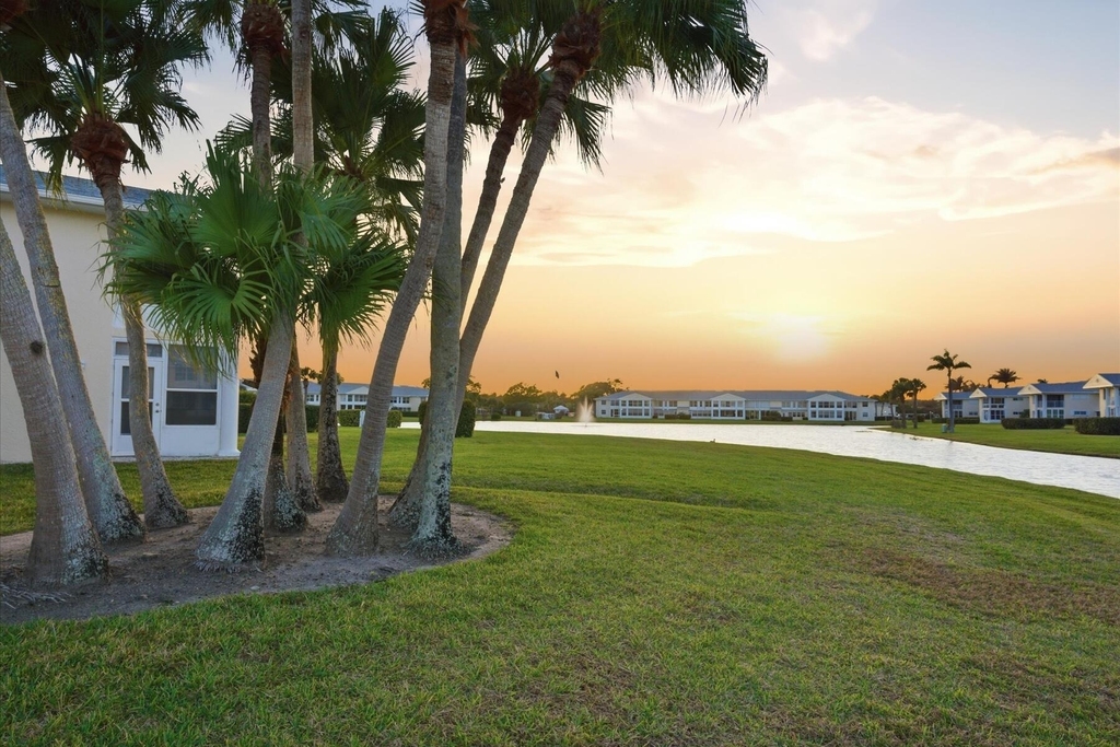 428 Grove Isle Circle - Photo 18