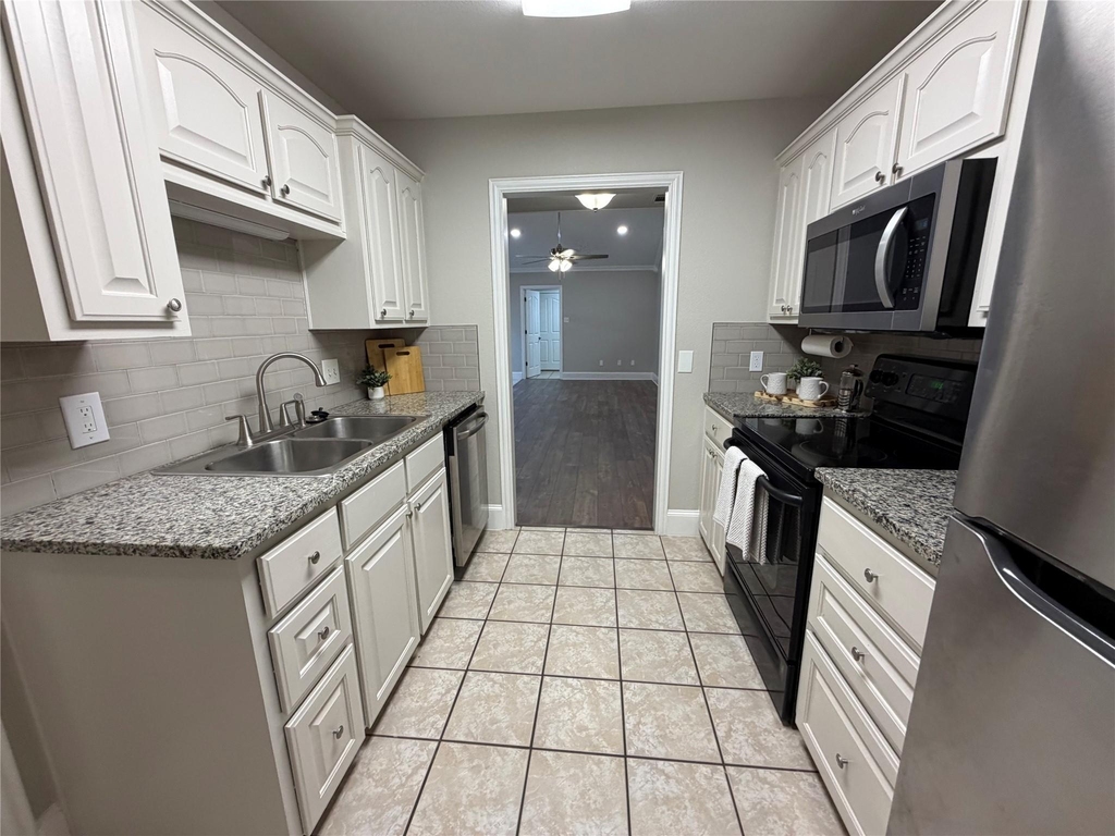 502 Oakridge Drive - Photo 6
