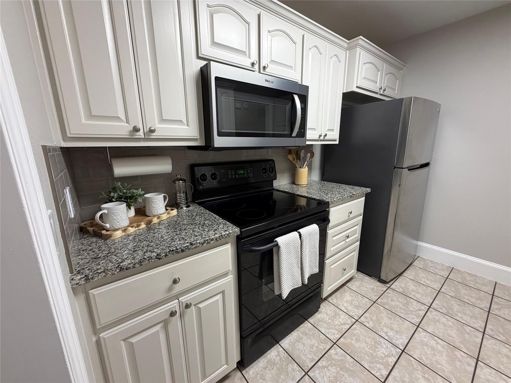 502 Oakridge Drive - Photo 8