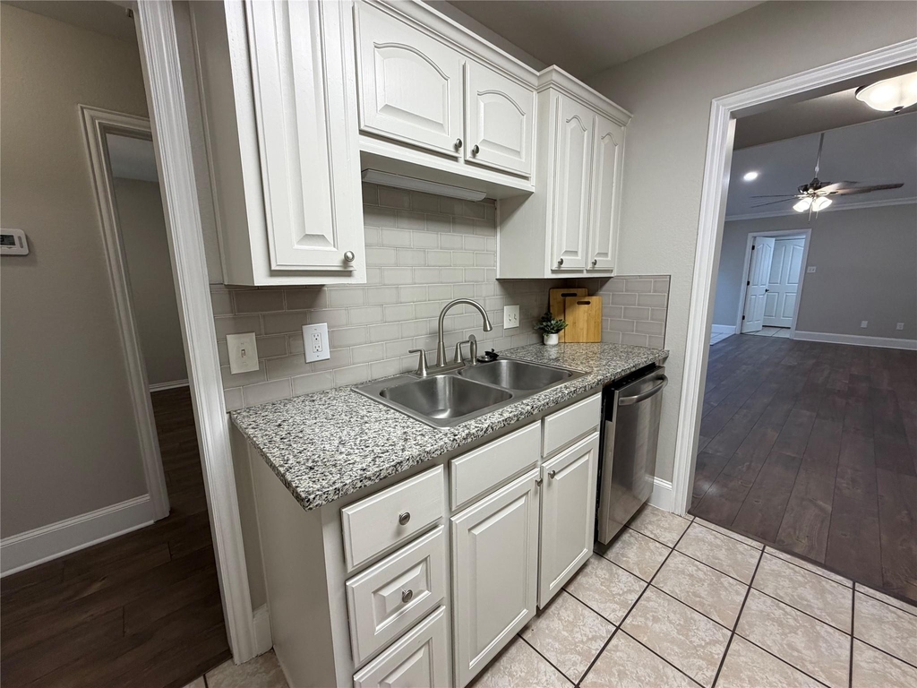 502 Oakridge Drive - Photo 7