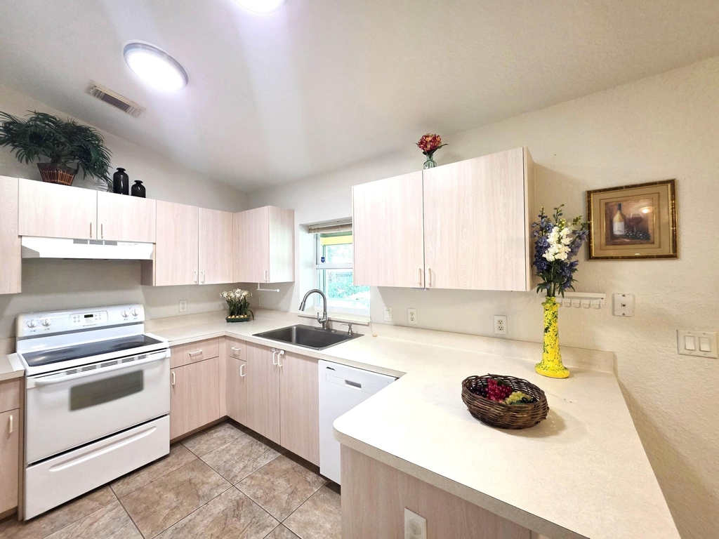 6707 Coquina Avenue - Photo 10