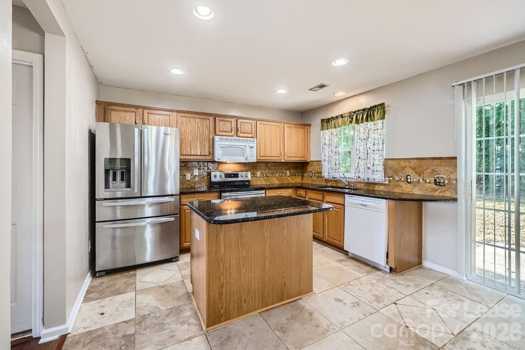 8631 Challenger Drive - Photo 3