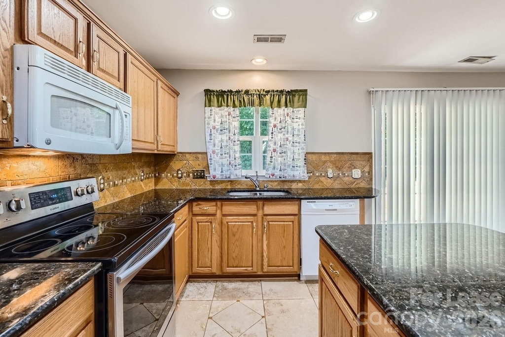 8631 Challenger Drive - Photo 4