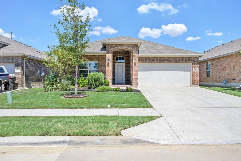 841 Blackhorse Trail - Photo 0