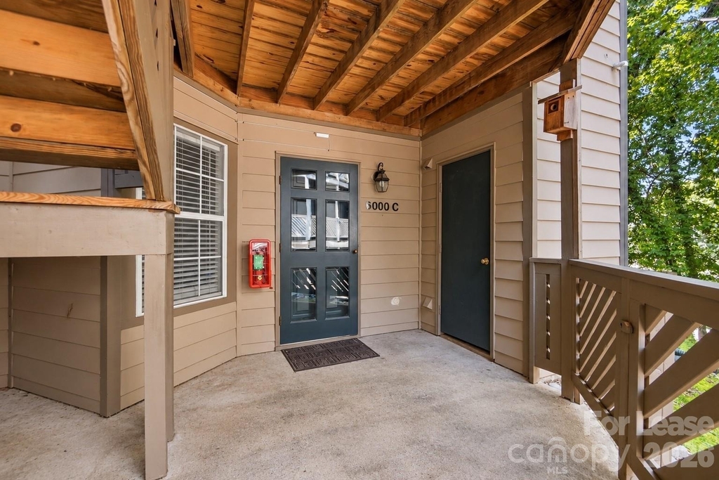 6000 Gray Gate Lane - Photo 2