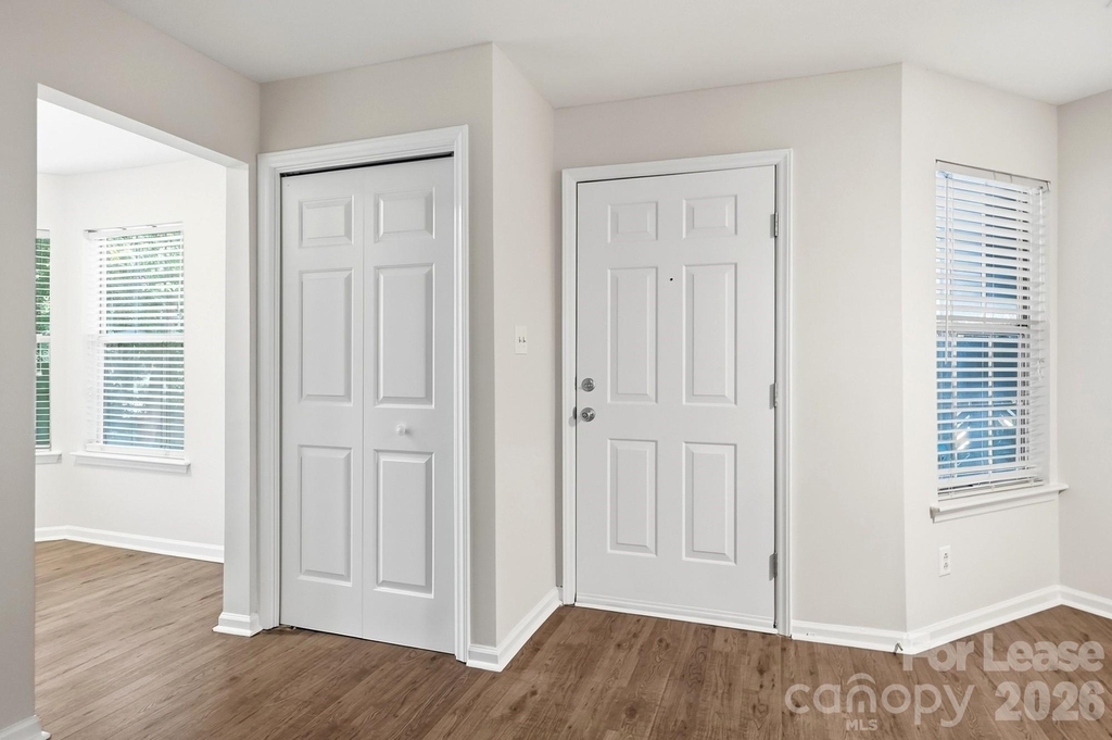 6000 Gray Gate Lane - Photo 3