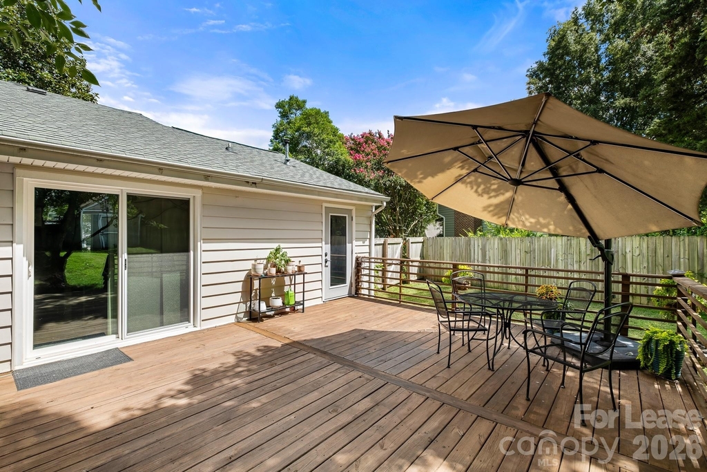 8211 Park Vista Circle - Photo 19