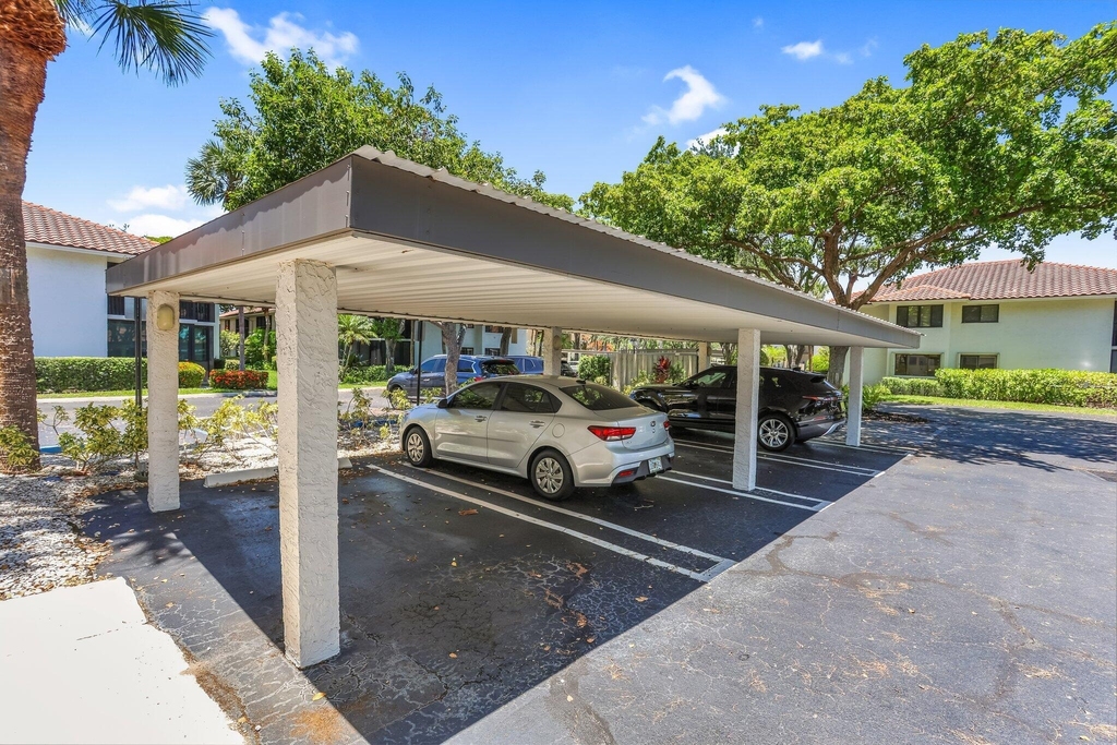 60 Pelican Pointe Drive - Photo 1