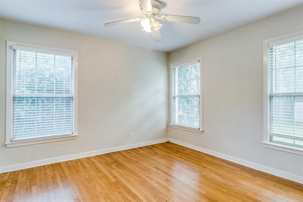 541 Parkhurst Drive - Photo 16