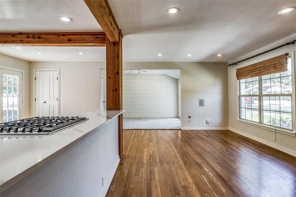 541 Parkhurst Drive - Photo 2