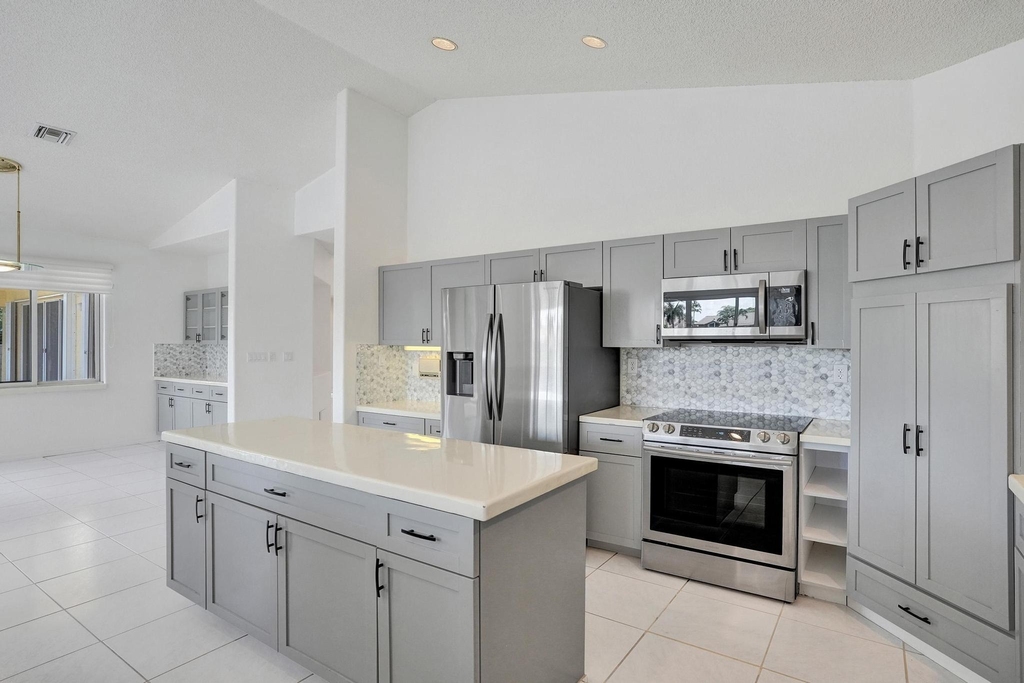 11340 Lakeshore Drive - Photo 17