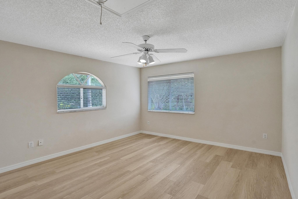 11340 Lakeshore Drive - Photo 44