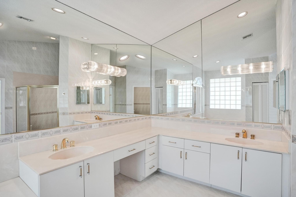 11340 Lakeshore Drive - Photo 33
