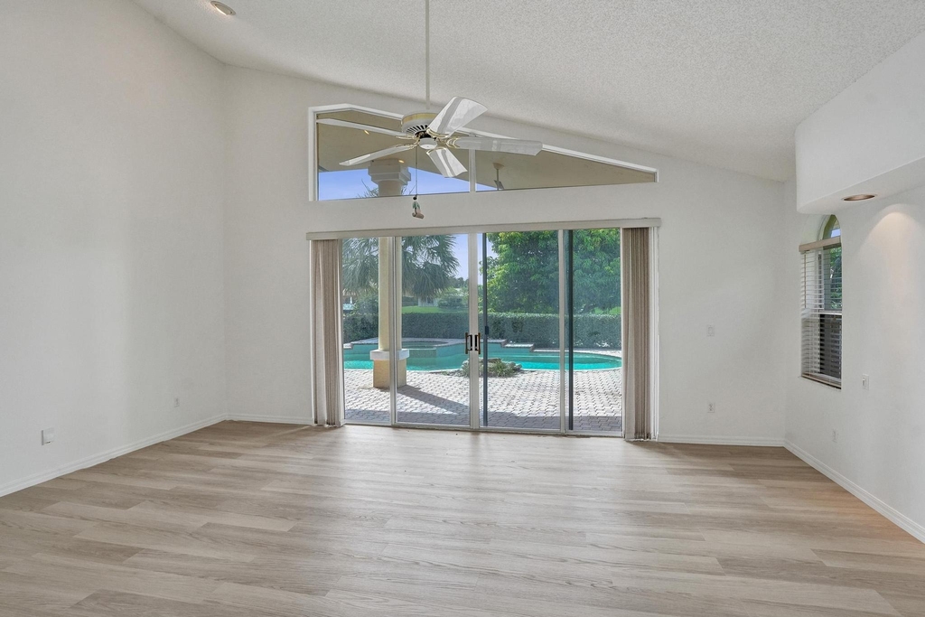 11340 Lakeshore Drive - Photo 35