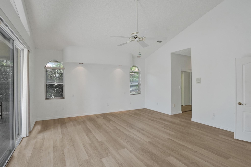 11340 Lakeshore Drive - Photo 28