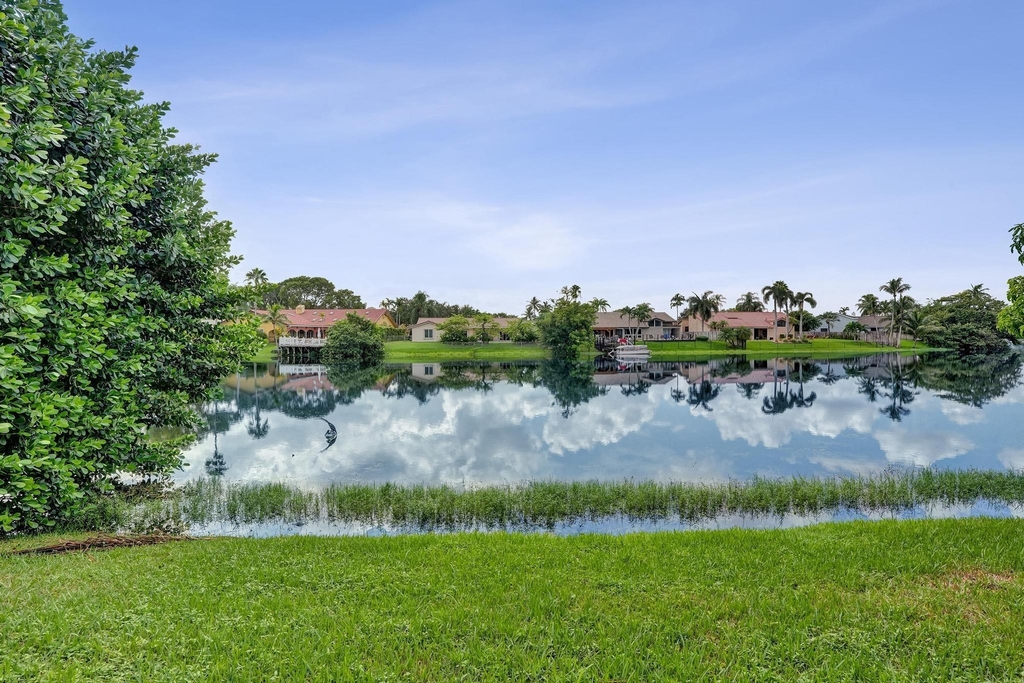 11340 Lakeshore Drive - Photo 54