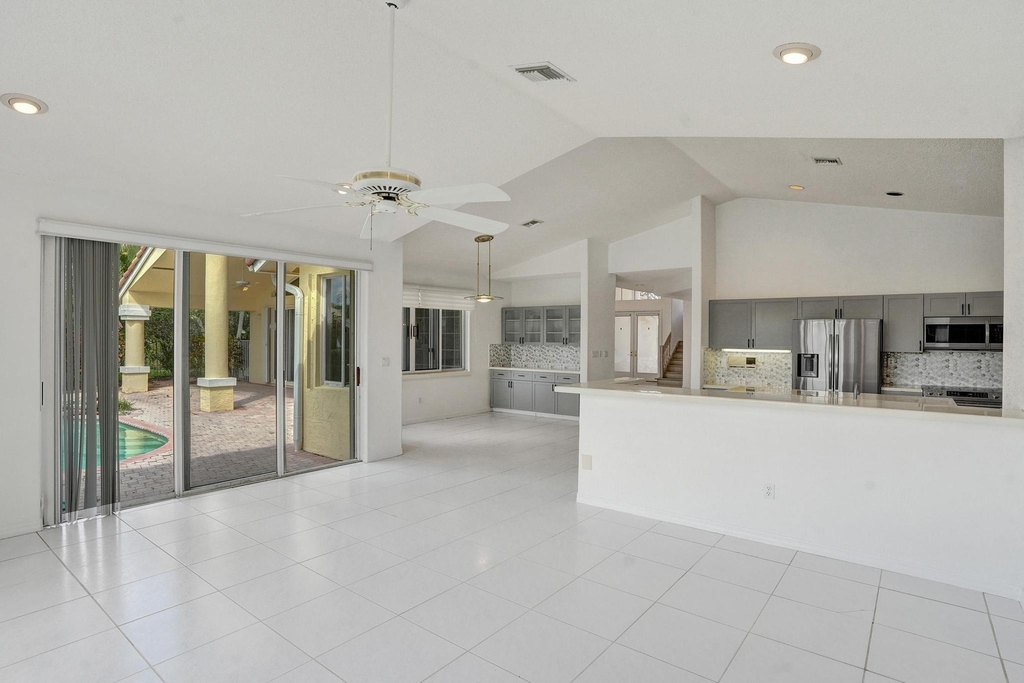 11340 Lakeshore Drive - Photo 24