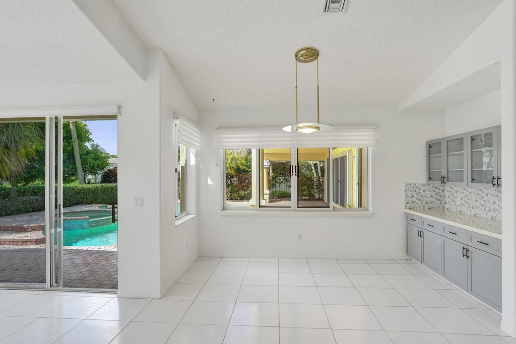 11340 Lakeshore Drive - Photo 18