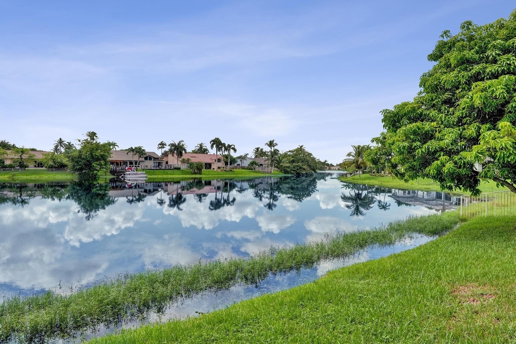 11340 Lakeshore Drive - Photo 56