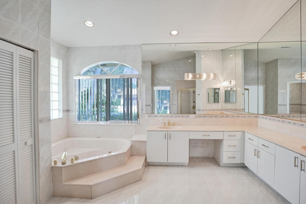 11340 Lakeshore Drive - Photo 32