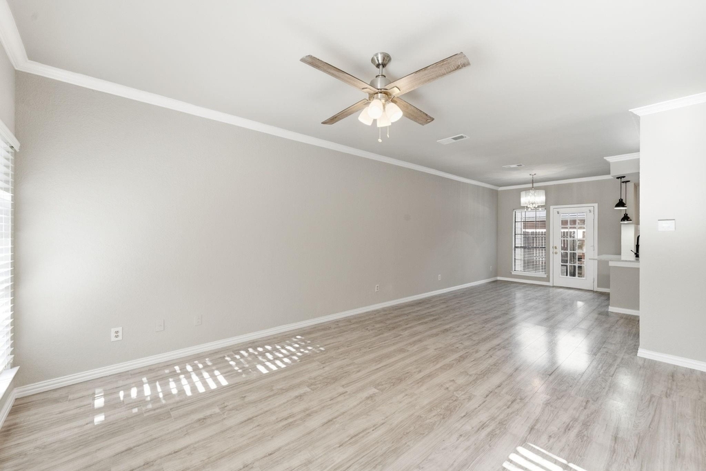 14333 Preston Road - Photo 2