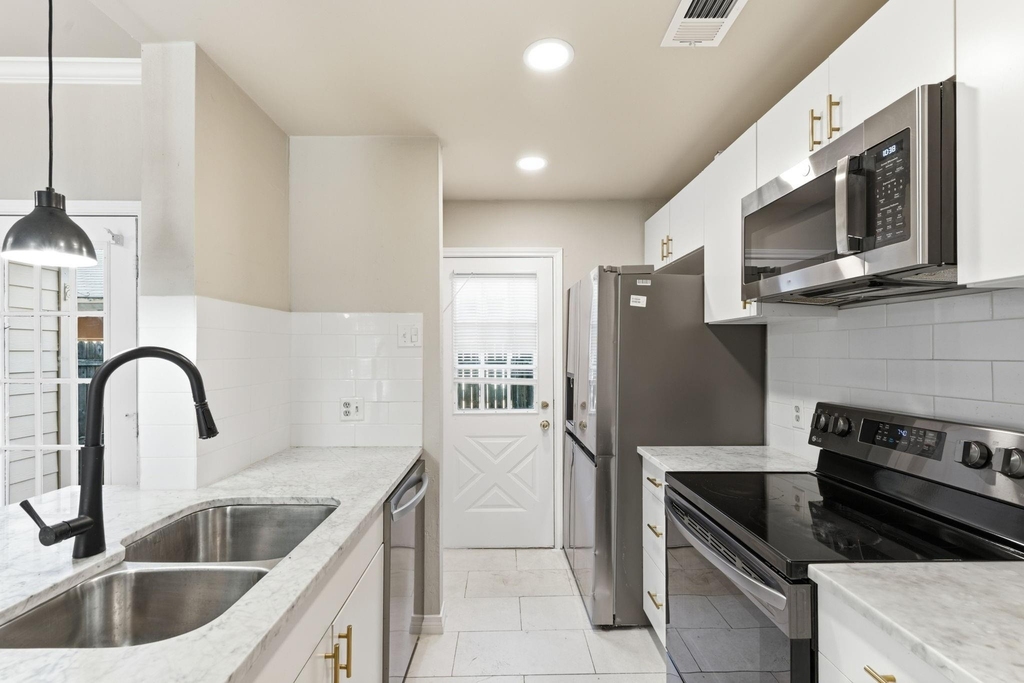 14333 Preston Road - Photo 8